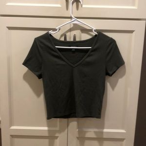 Wild Fable cropped v-neck short sleeve